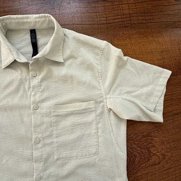 Lululemon Shirt Mens Medium Textured Grid Pocket Casual New Venture Short Sleeve - Picture 4 of 13